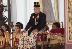 sri susuhunan pakubuwono XIII